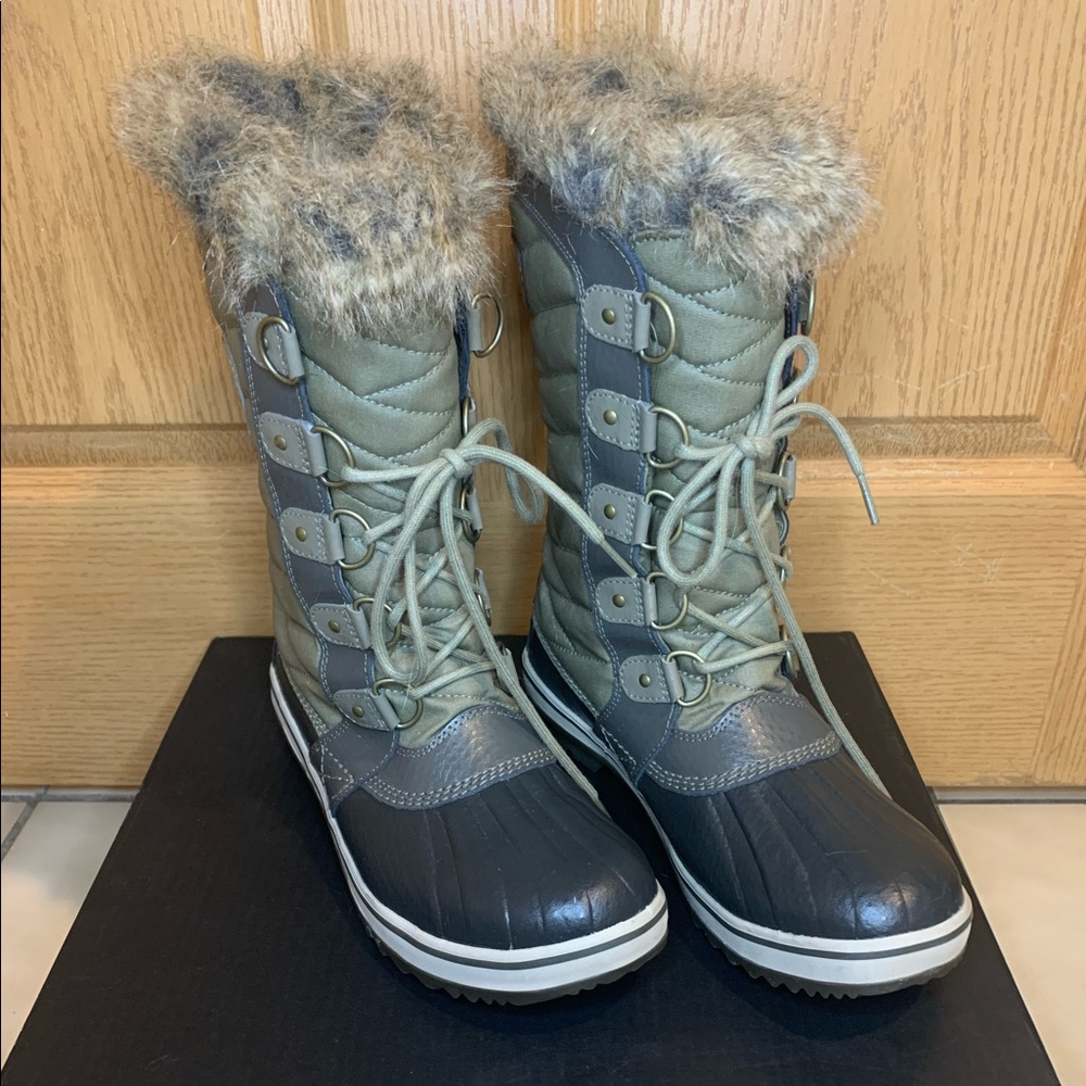 Almost New Sorel Tofino II Sage Cold Weather, Waterproof Boots